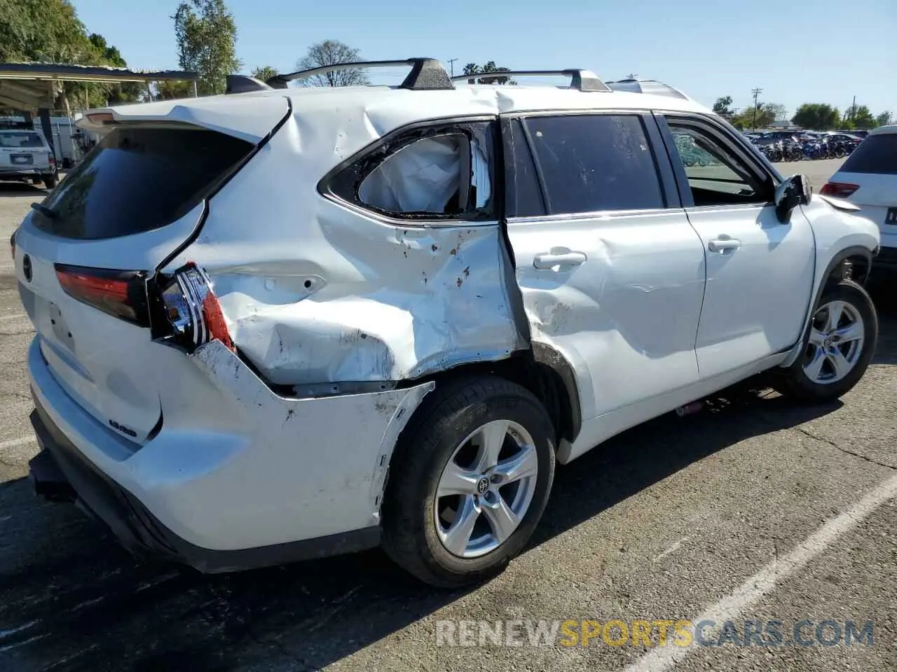 3 Photograph of a damaged car 5TDBZRBHXNS204542 TOYOTA HIGHLANDER 2022