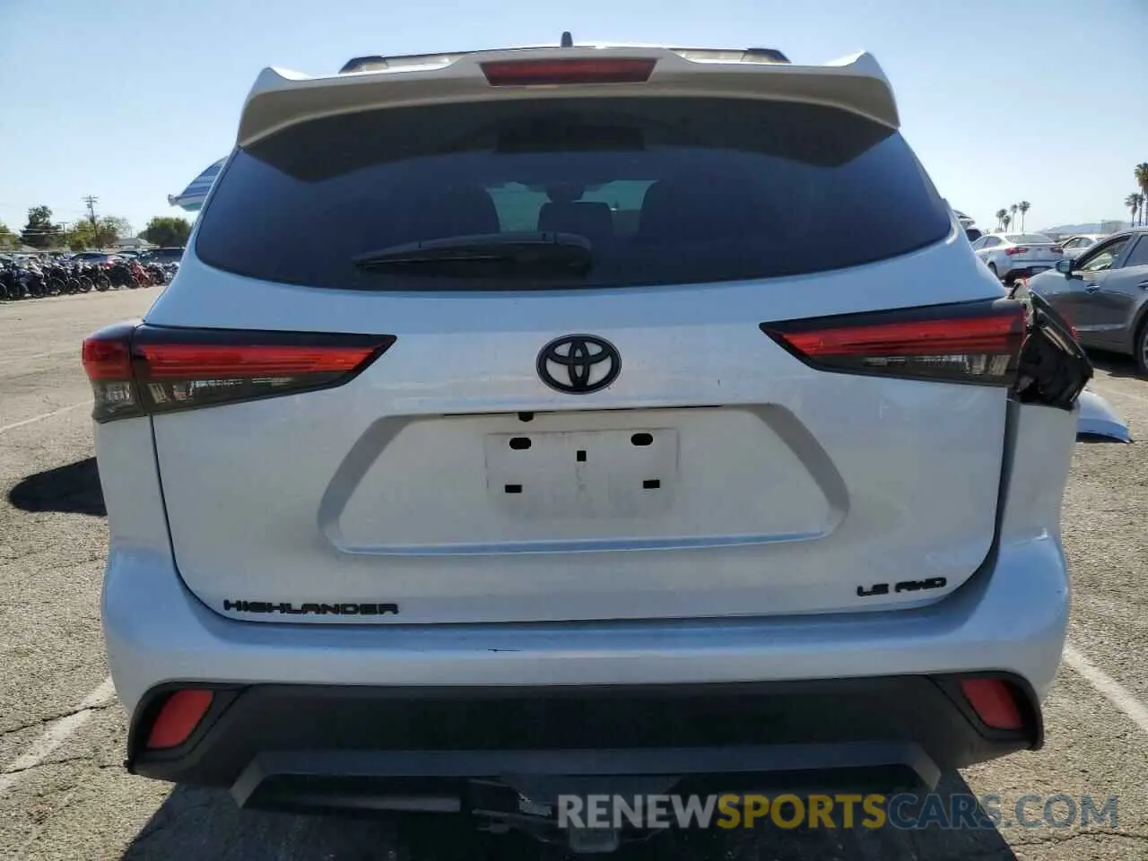 6 Photograph of a damaged car 5TDBZRBHXNS204542 TOYOTA HIGHLANDER 2022