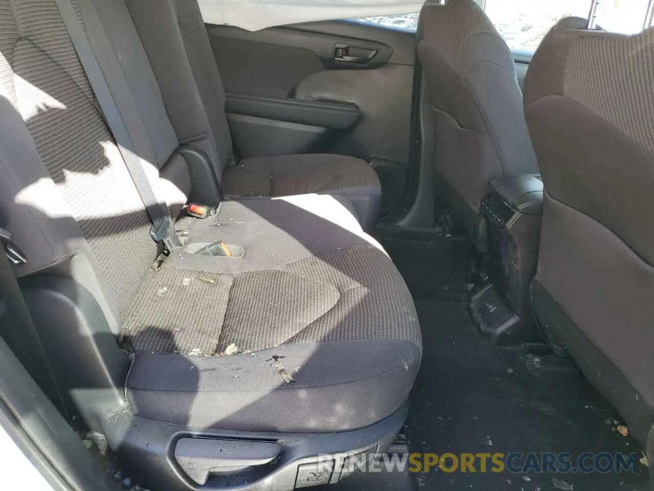 11 Photograph of a damaged car 5TDBZRBHXNS251845 TOYOTA HIGHLANDER 2022