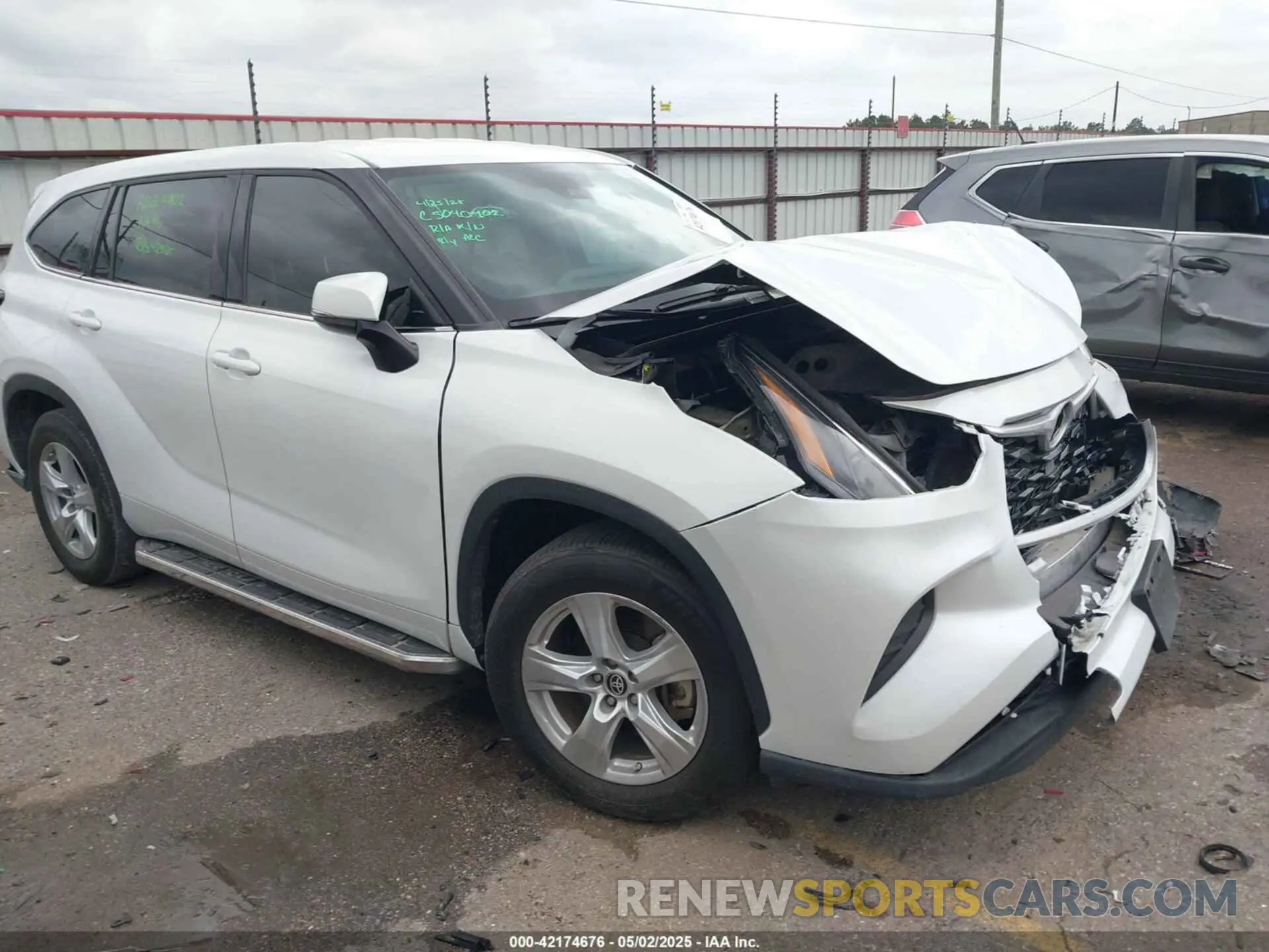 1 Photograph of a damaged car 5TDCZRAH0NS553876 TOYOTA HIGHLANDER 2022