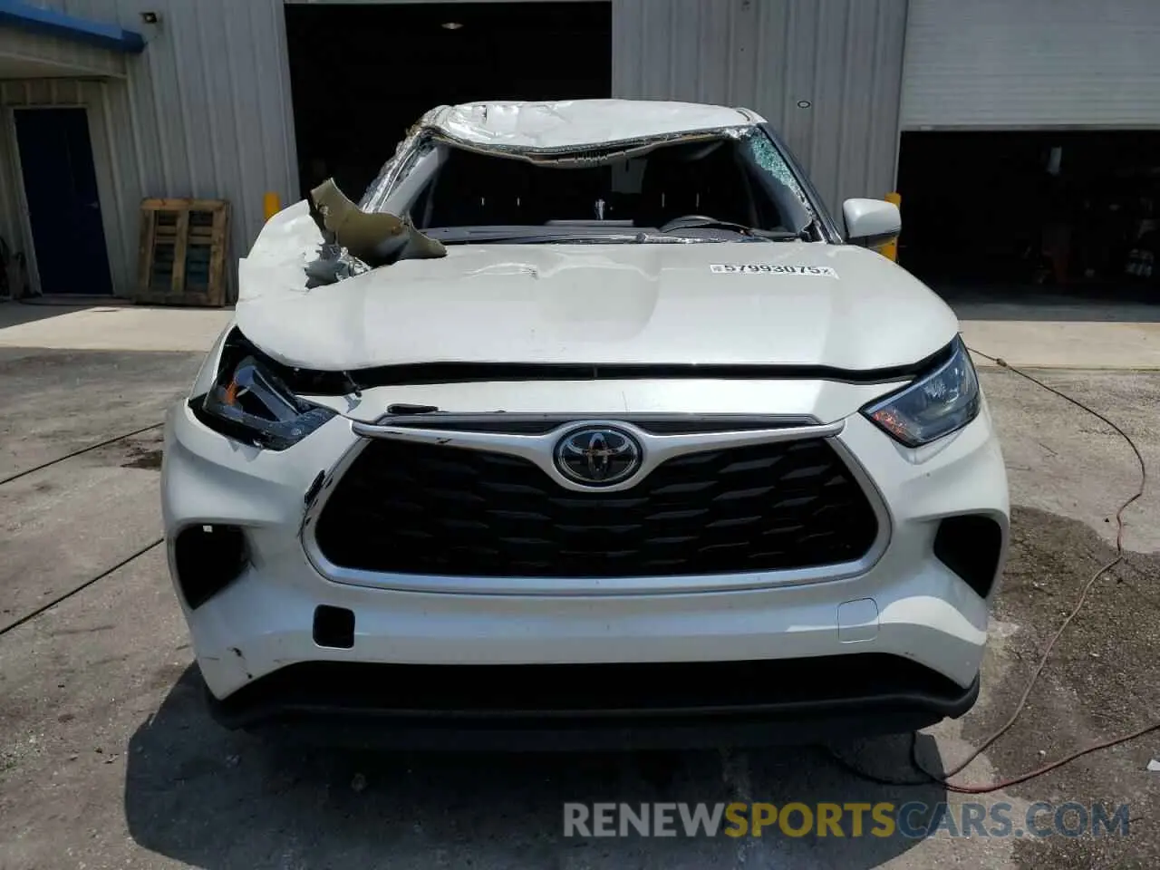 5 Photograph of a damaged car 5TDCZRAH2LS029755 TOYOTA HIGHLANDER 2022