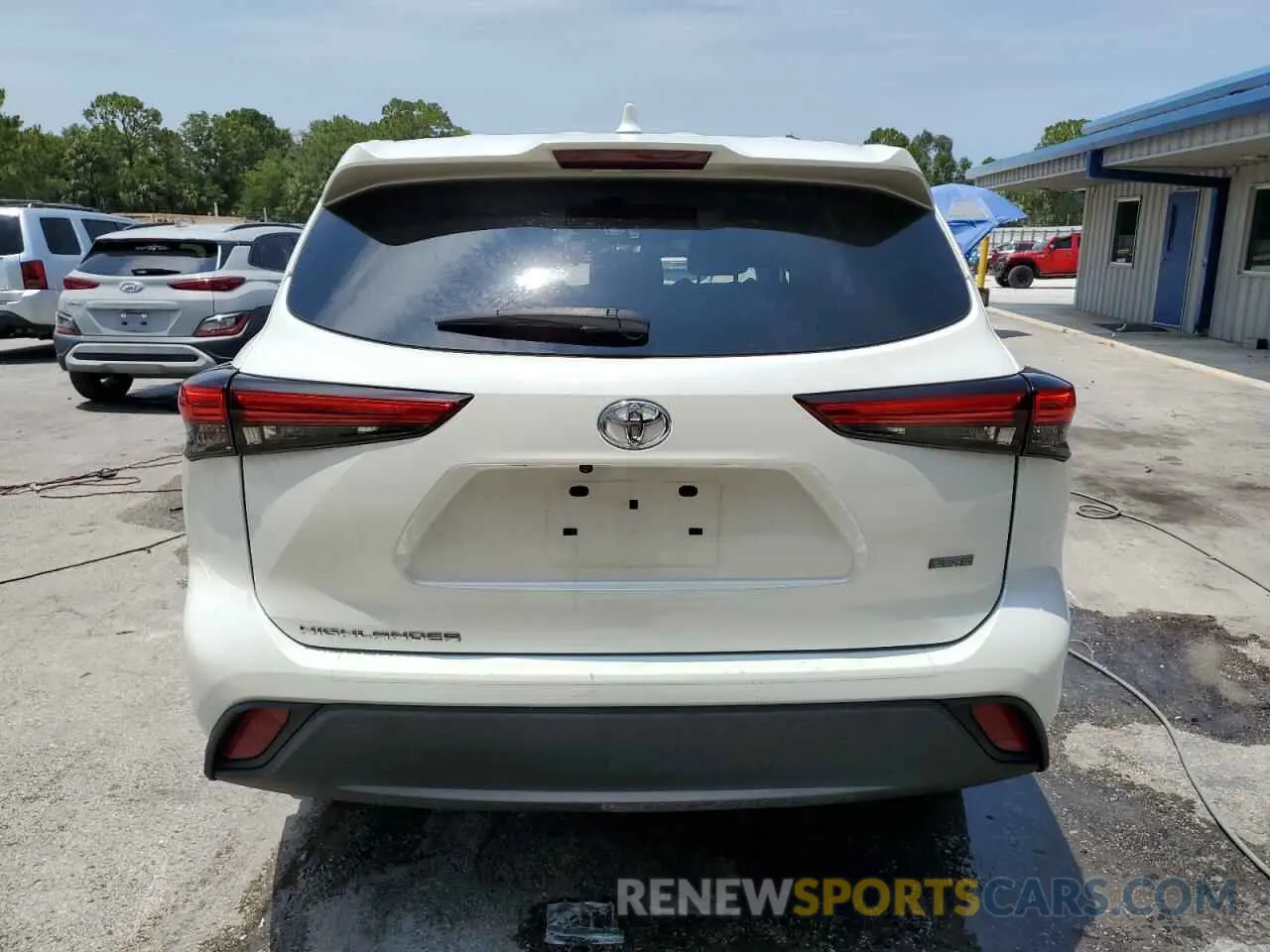 6 Photograph of a damaged car 5TDCZRAH2LS029755 TOYOTA HIGHLANDER 2022
