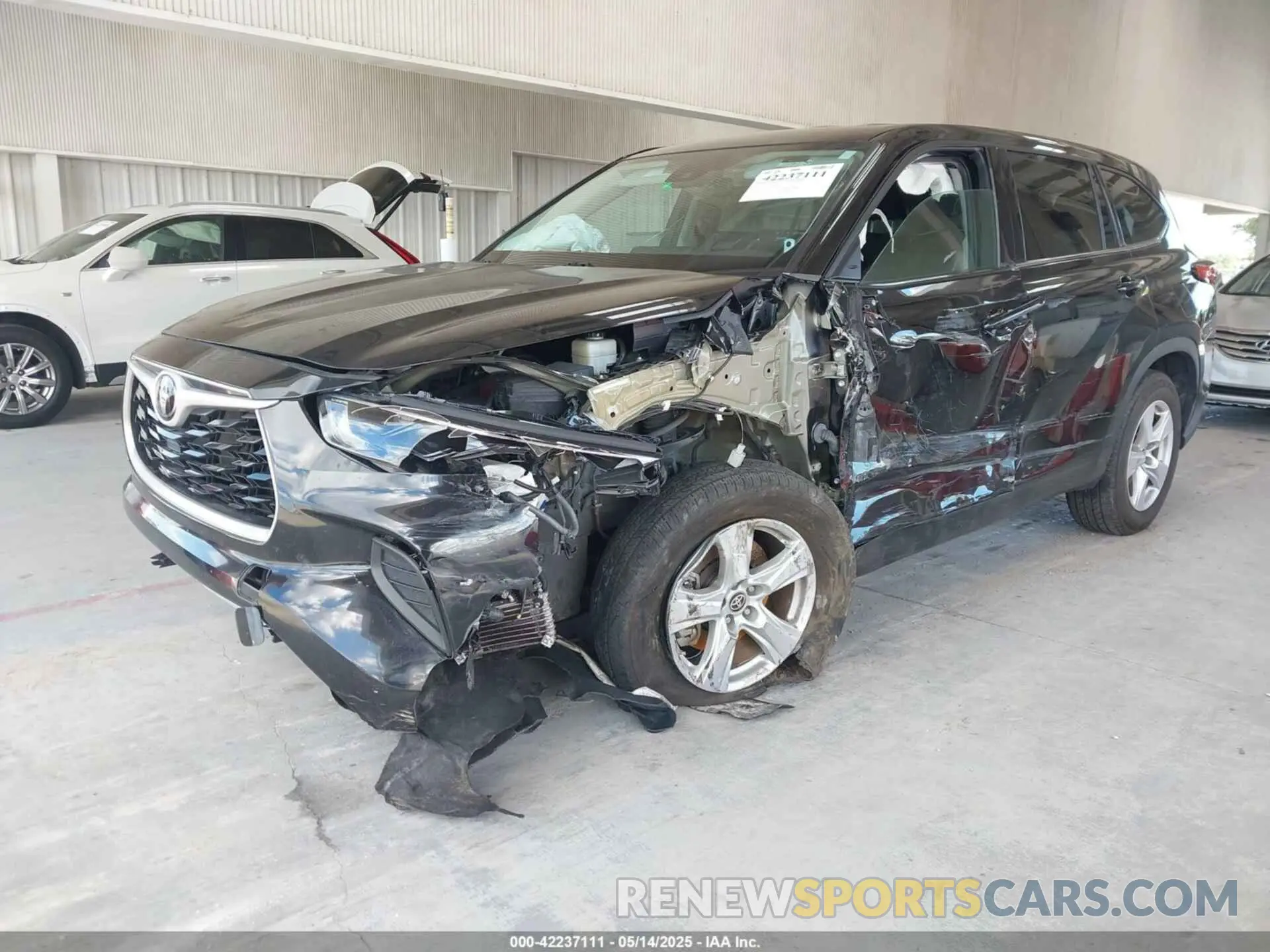 2 Photograph of a damaged car 5TDCZRAH5NS132283 TOYOTA HIGHLANDER 2022