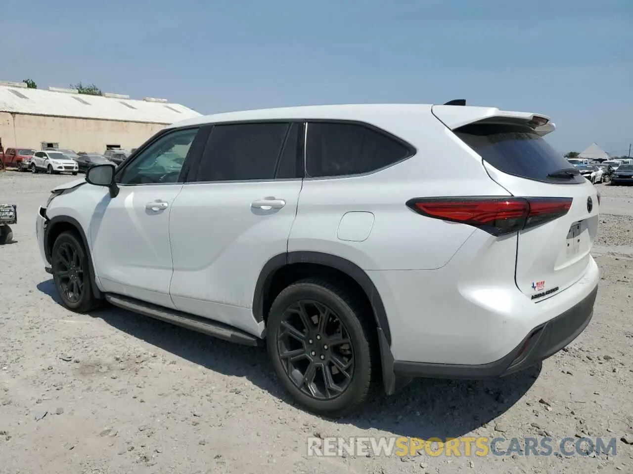 2 Photograph of a damaged car 5TDCZRAH8NS559649 TOYOTA HIGHLANDER 2022