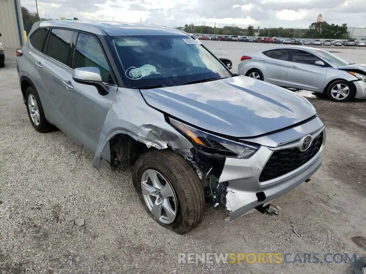 1 Photograph of a damaged car 5TDCZRAH9NS095867 TOYOTA HIGHLANDER 2022