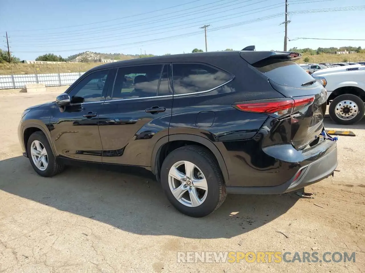 2 Photograph of a damaged car 5TDCZRAHXNS120162 TOYOTA HIGHLANDER 2022