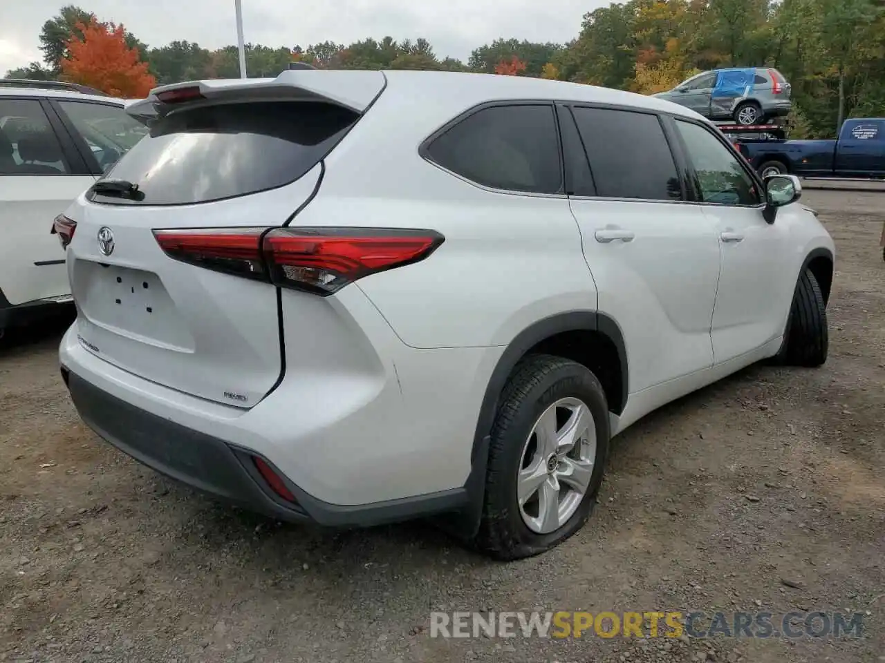 4 Photograph of a damaged car 5TDCZRBH0NS567792 TOYOTA HIGHLANDER 2022