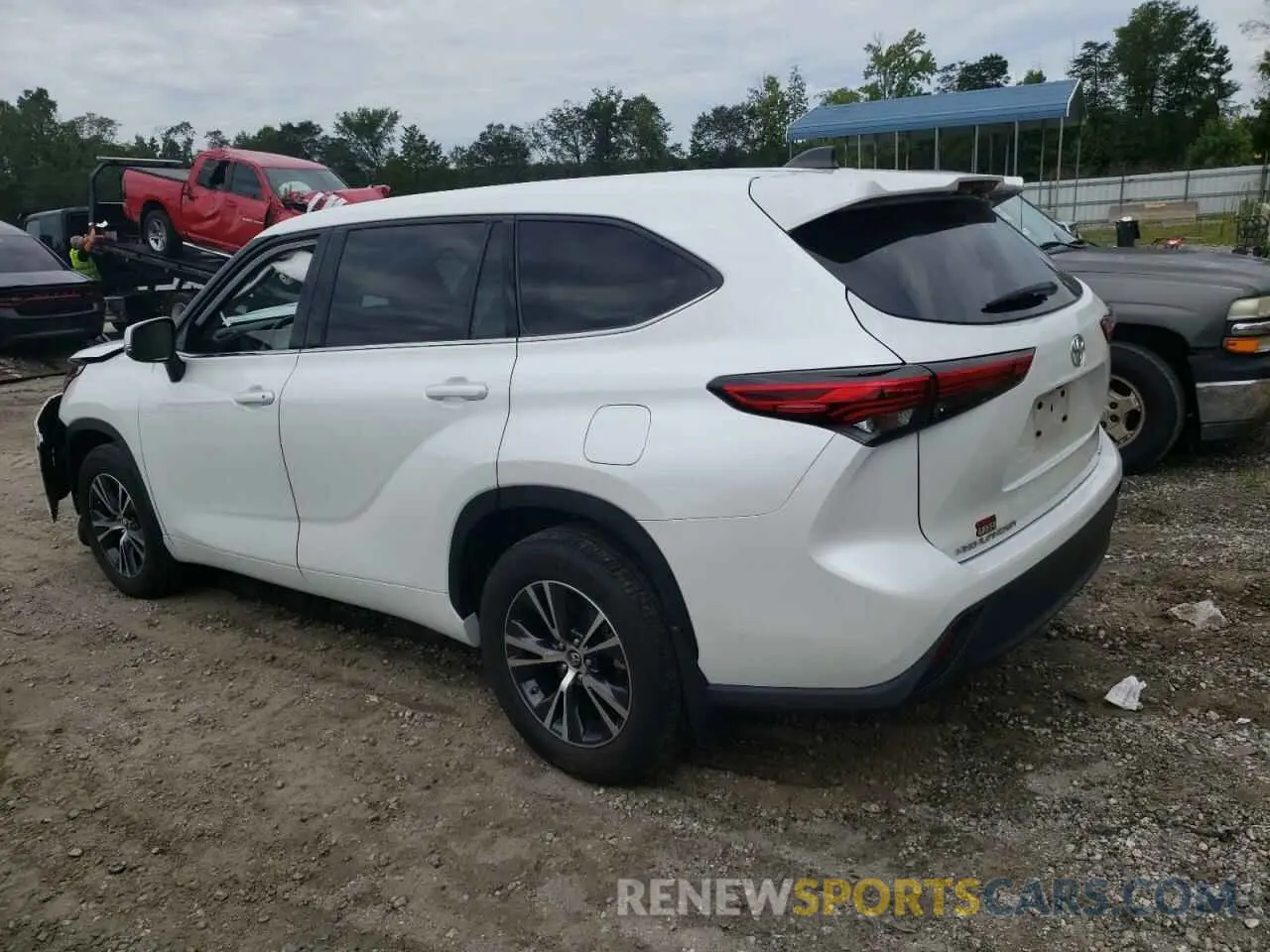 2 Photograph of a damaged car 5TDCZRBH1NS216485 TOYOTA HIGHLANDER 2022
