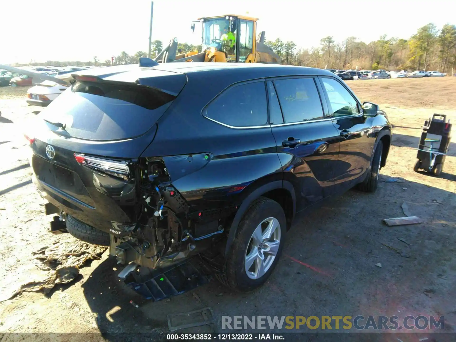 4 Photograph of a damaged car 5TDCZRBH1NS229480 TOYOTA HIGHLANDER 2022