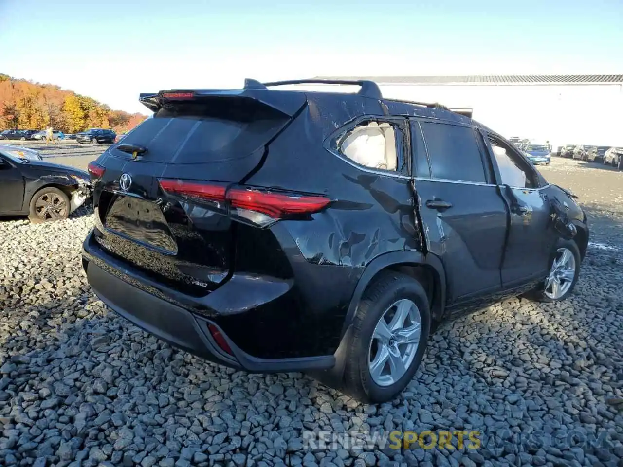 4 Photograph of a damaged car 5TDCZRBH2NS179219 TOYOTA HIGHLANDER 2022