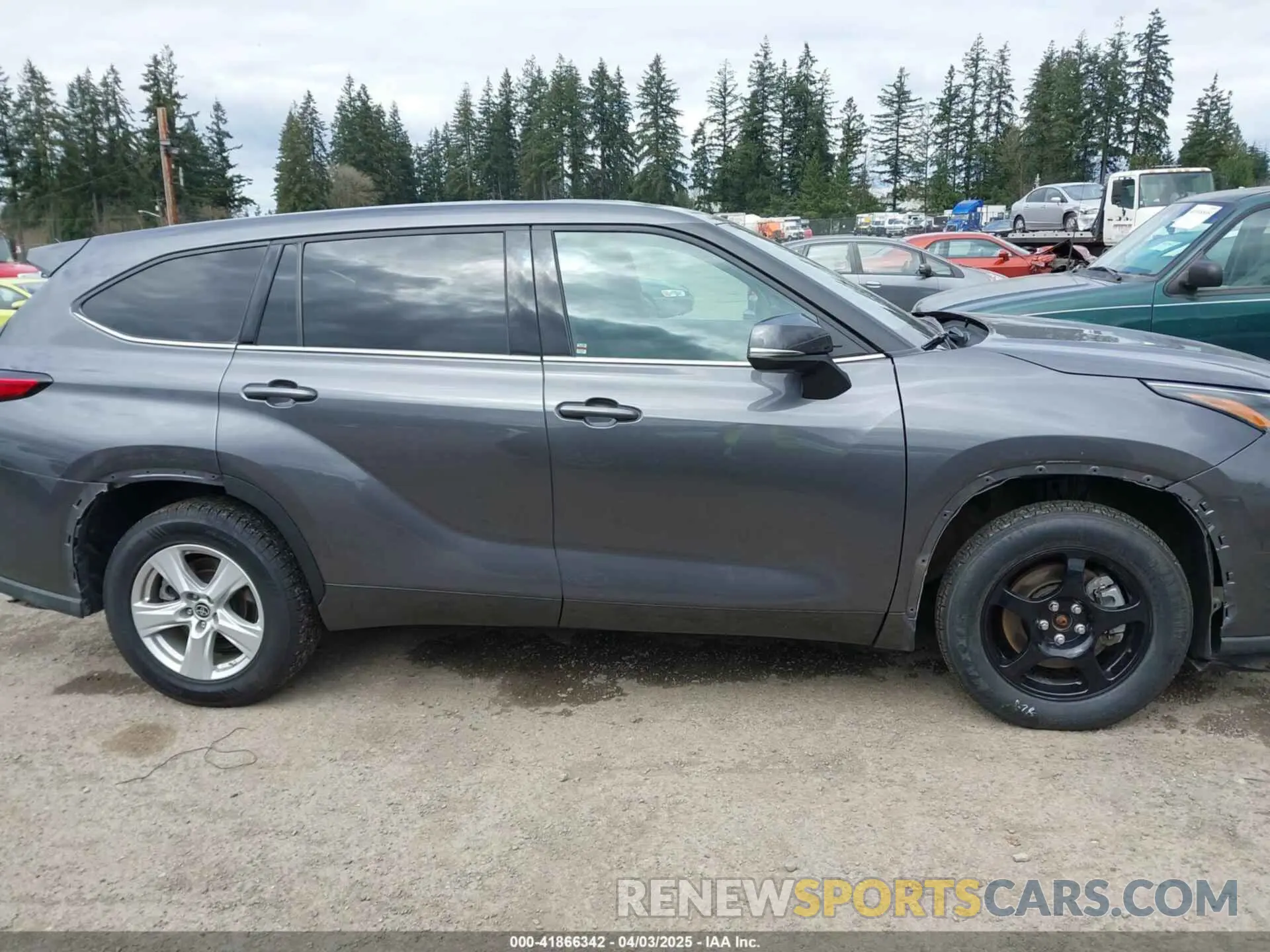 6 Photograph of a damaged car 5TDCZRBH2NS578180 TOYOTA HIGHLANDER 2022