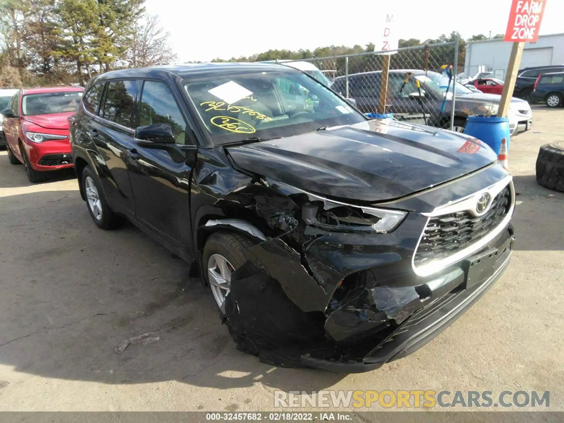 1 Photograph of a damaged car 5TDCZRBH9NS563305 TOYOTA HIGHLANDER 2022