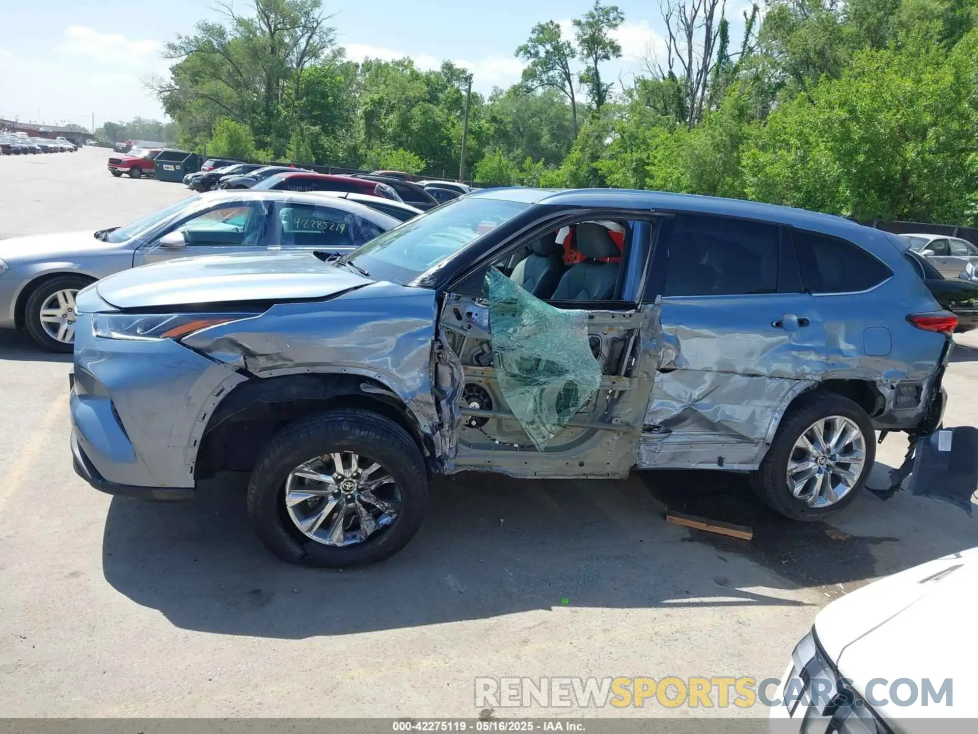 15 Photograph of a damaged car 5TDDZRBH0NS192331 TOYOTA HIGHLANDER 2022