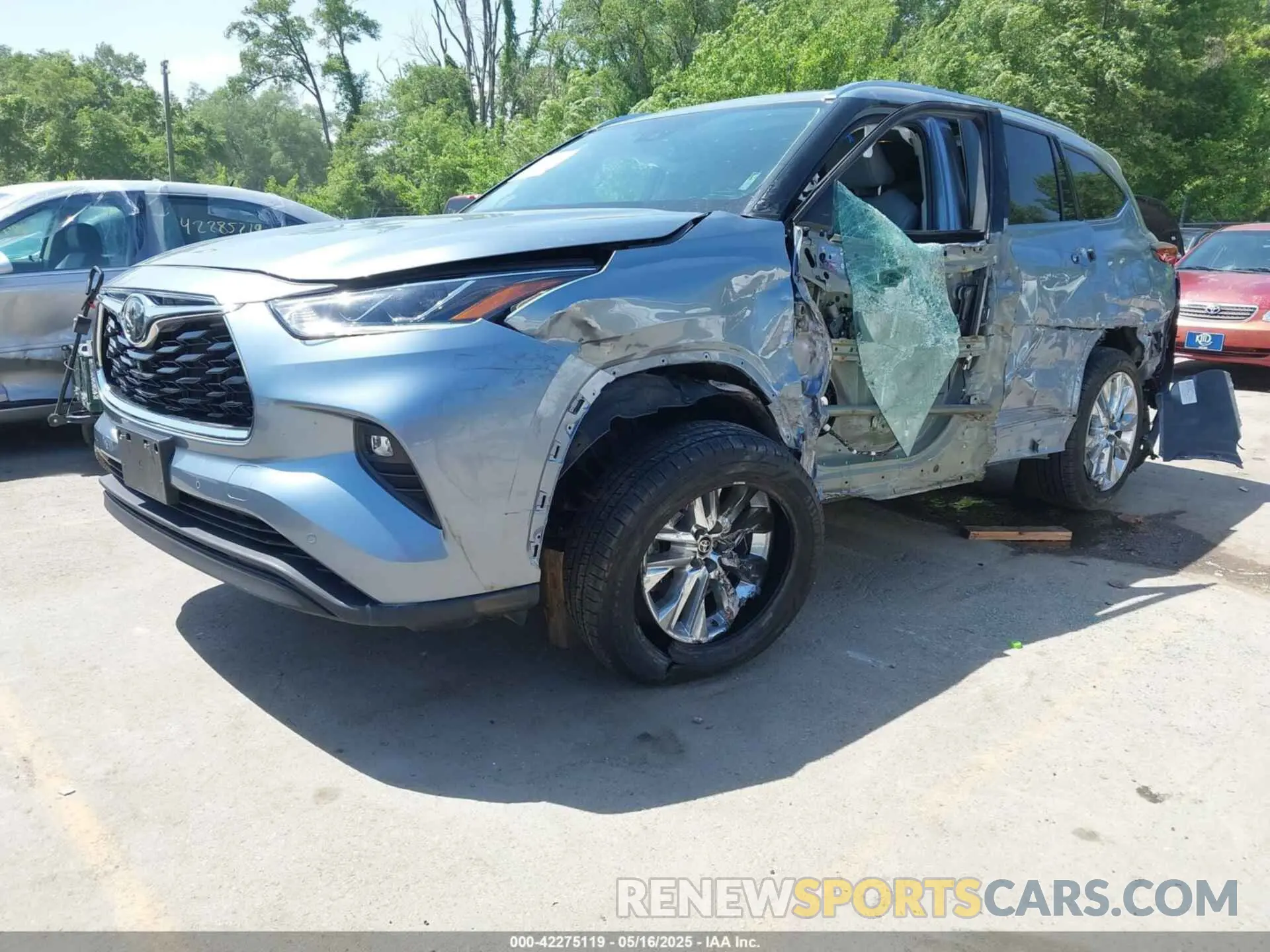 2 Photograph of a damaged car 5TDDZRBH0NS192331 TOYOTA HIGHLANDER 2022