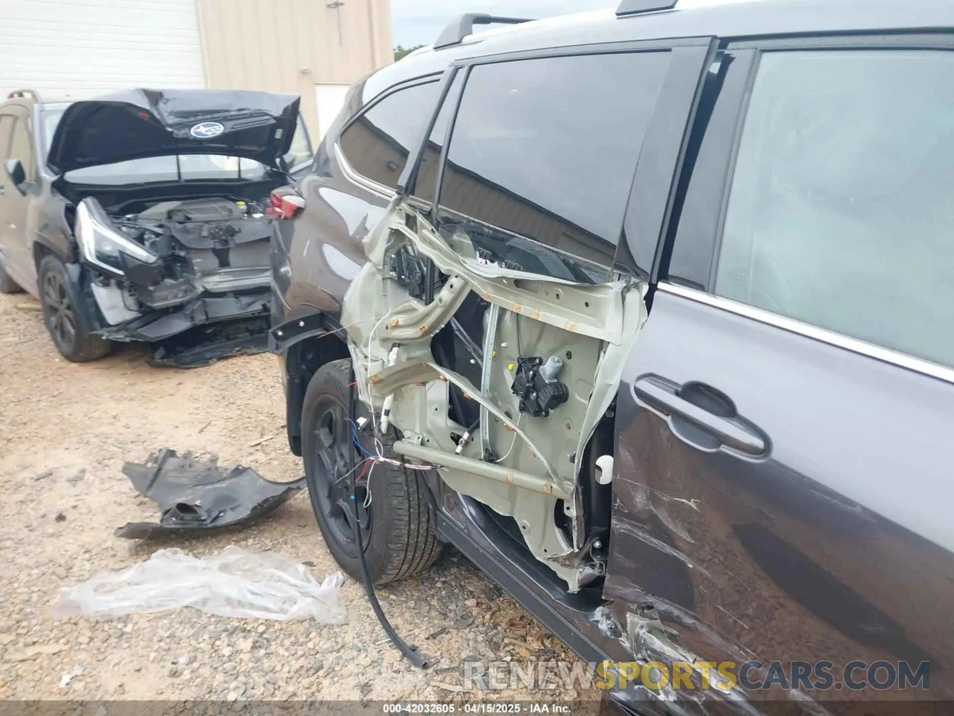 6 Photograph of a damaged car 5TDDZRBH0NS199666 TOYOTA HIGHLANDER 2022