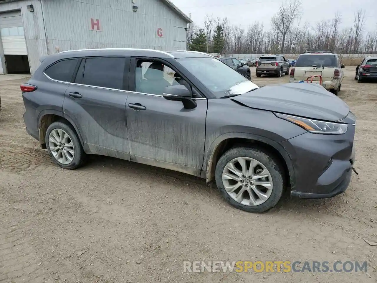 4 Photograph of a damaged car 5TDDZRBH3NS171473 TOYOTA HIGHLANDER 2022