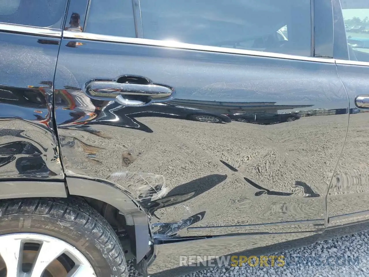 11 Photograph of a damaged car 5TDDZRBH4NS179145 TOYOTA HIGHLANDER 2022