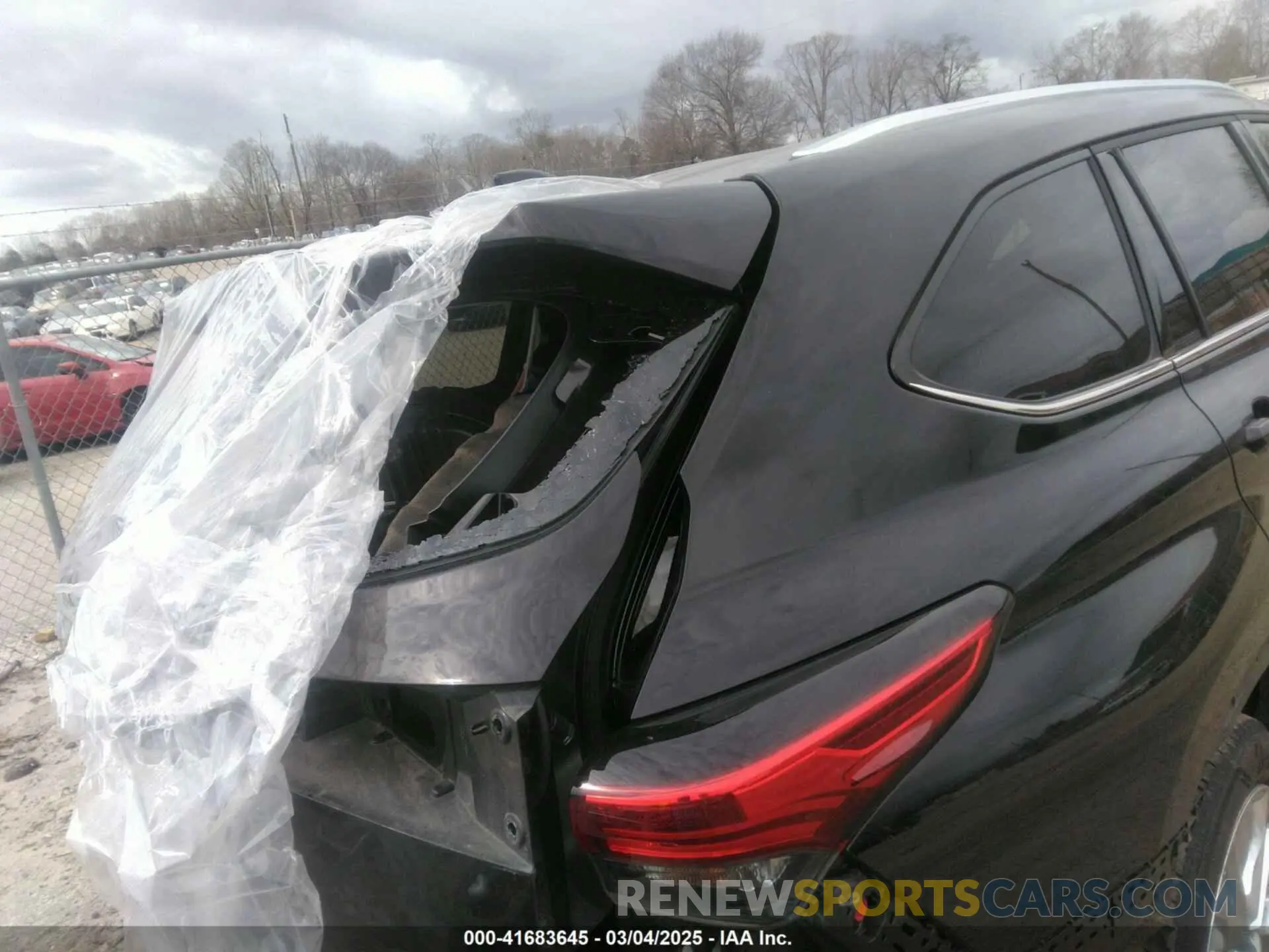 21 Photograph of a damaged car 5TDDZRBH4NS212208 TOYOTA HIGHLANDER 2022