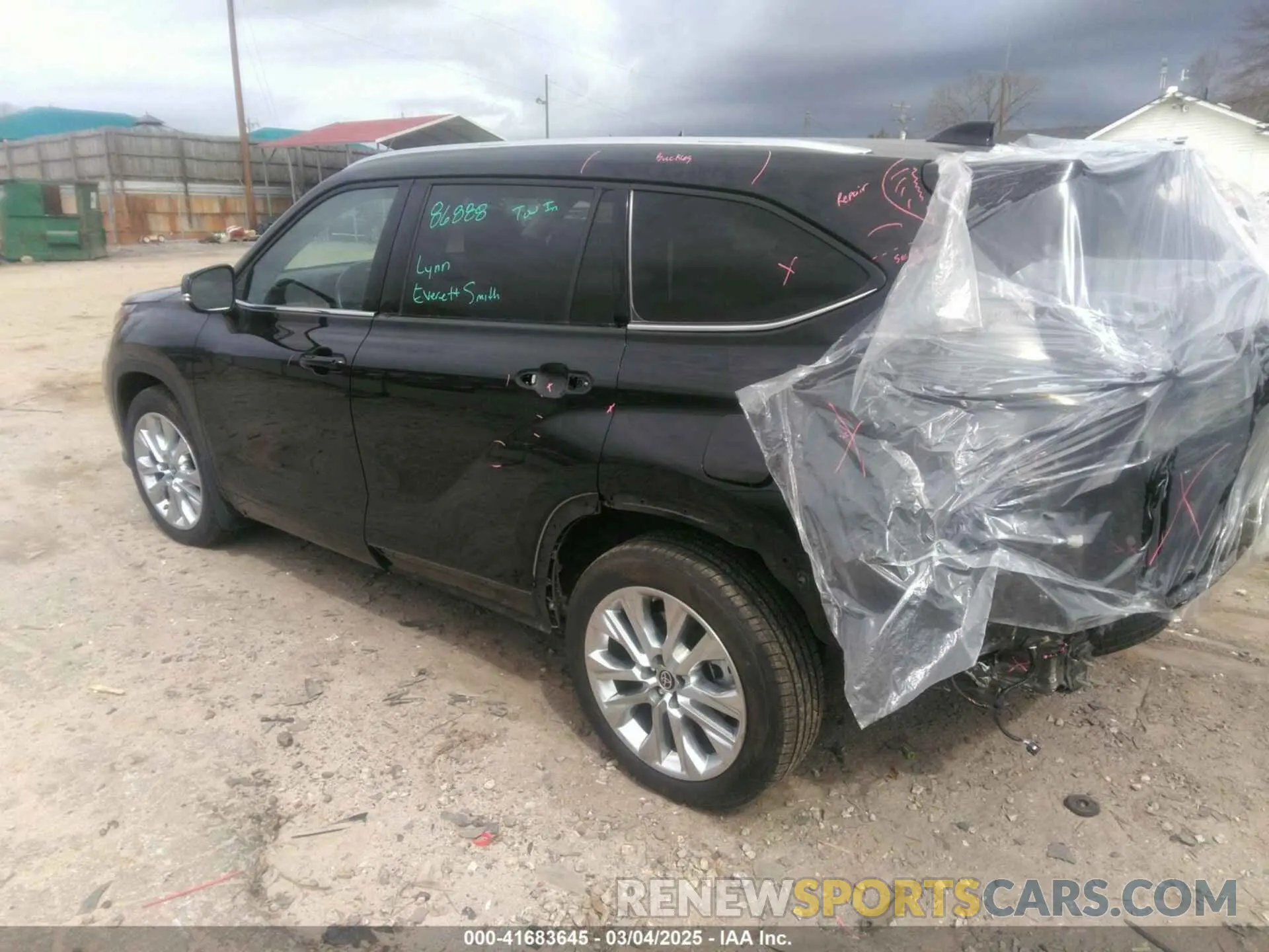 3 Photograph of a damaged car 5TDDZRBH4NS212208 TOYOTA HIGHLANDER 2022
