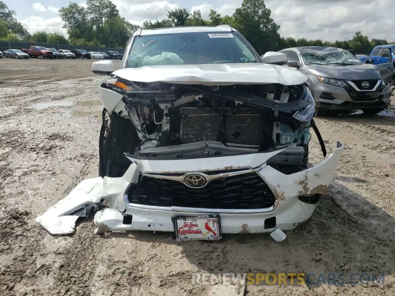 9 Photograph of a damaged car 5TDDZRBH5NS167313 TOYOTA HIGHLANDER 2022