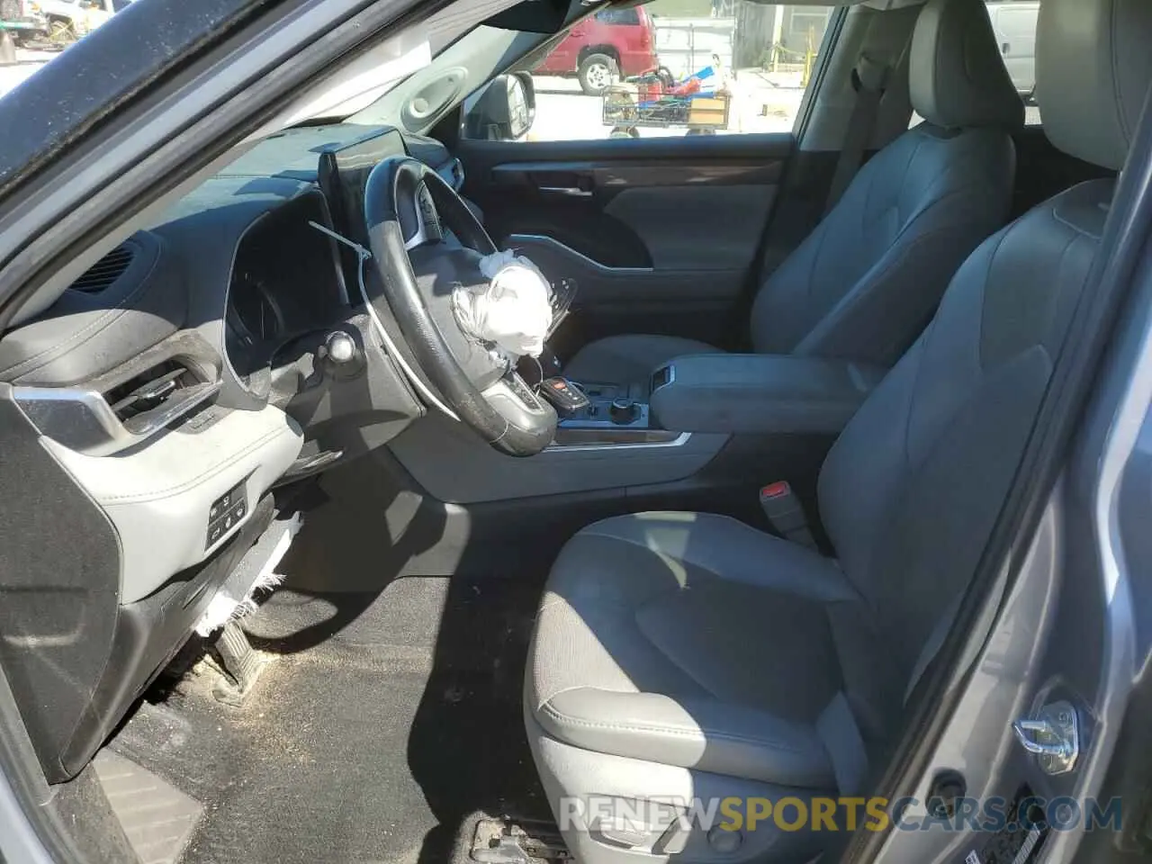 7 Photograph of a damaged car 5TDDZRBH5NS186086 TOYOTA HIGHLANDER 2022