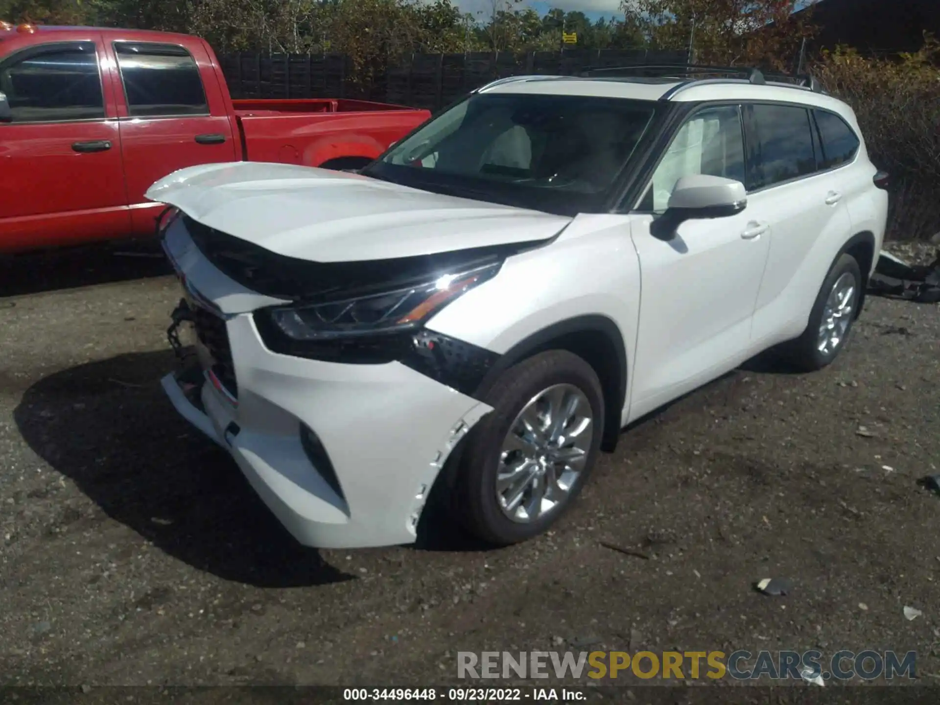 2 Photograph of a damaged car 5TDDZRBH5NS227672 TOYOTA HIGHLANDER 2022