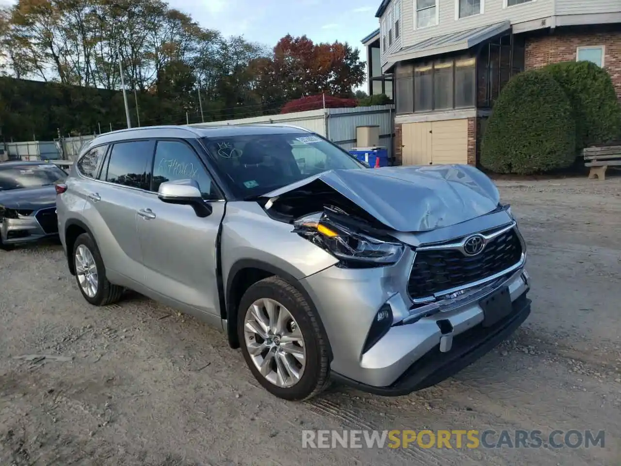 1 Photograph of a damaged car 5TDDZRBH5NS574581 TOYOTA HIGHLANDER 2022