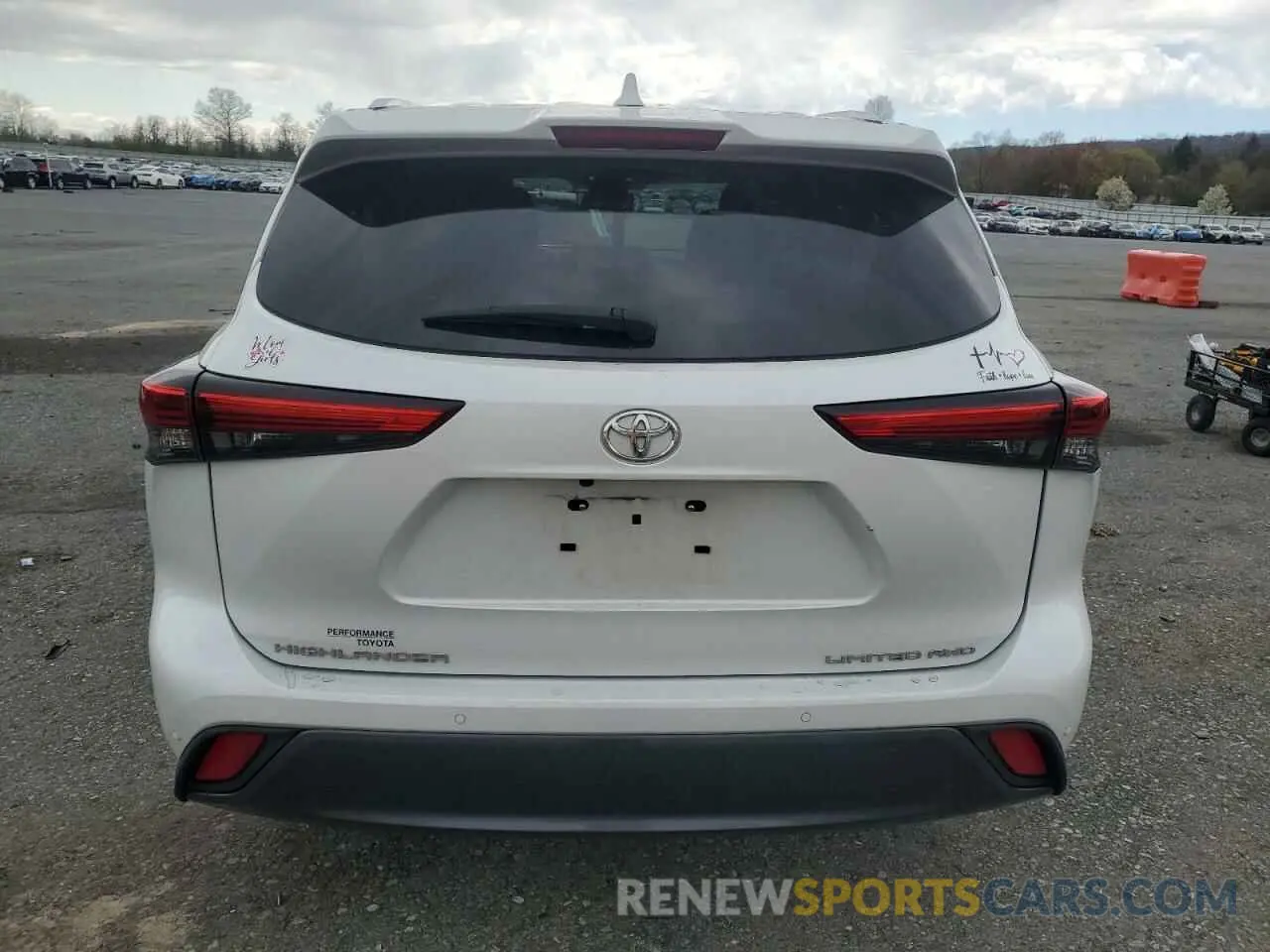 6 Photograph of a damaged car 5TDDZRBH6NS169393 TOYOTA HIGHLANDER 2022
