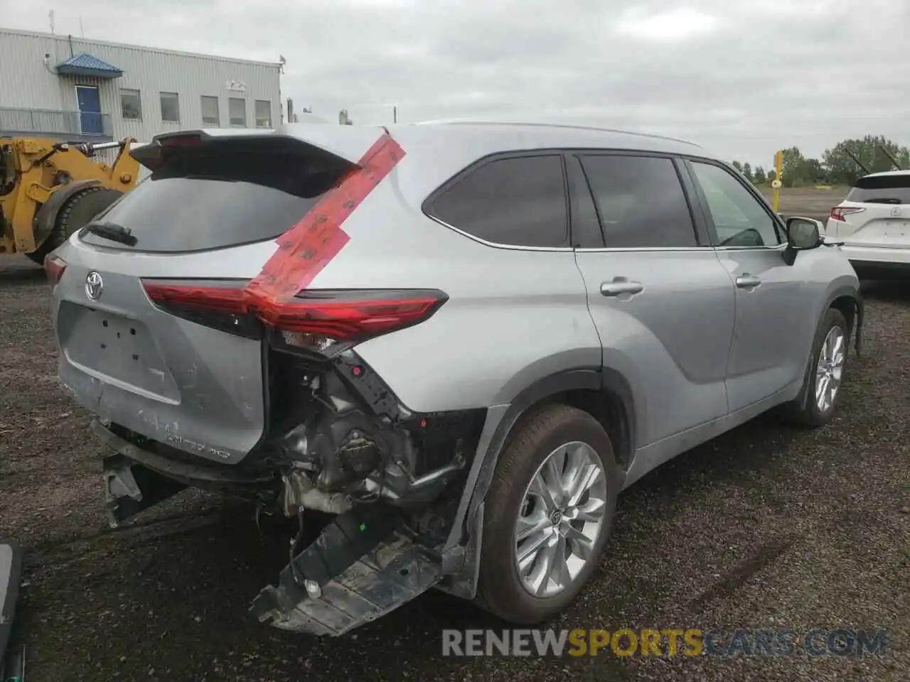 4 Photograph of a damaged car 5TDDZRBH6NS206247 TOYOTA HIGHLANDER 2022