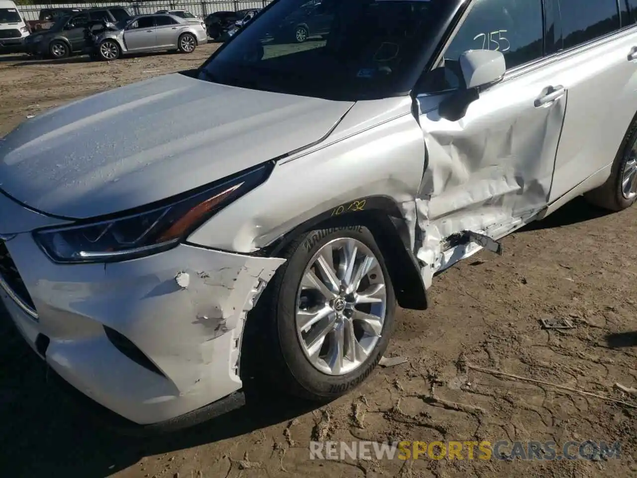 9 Photograph of a damaged car 5TDDZRBH6NS565212 TOYOTA HIGHLANDER 2022