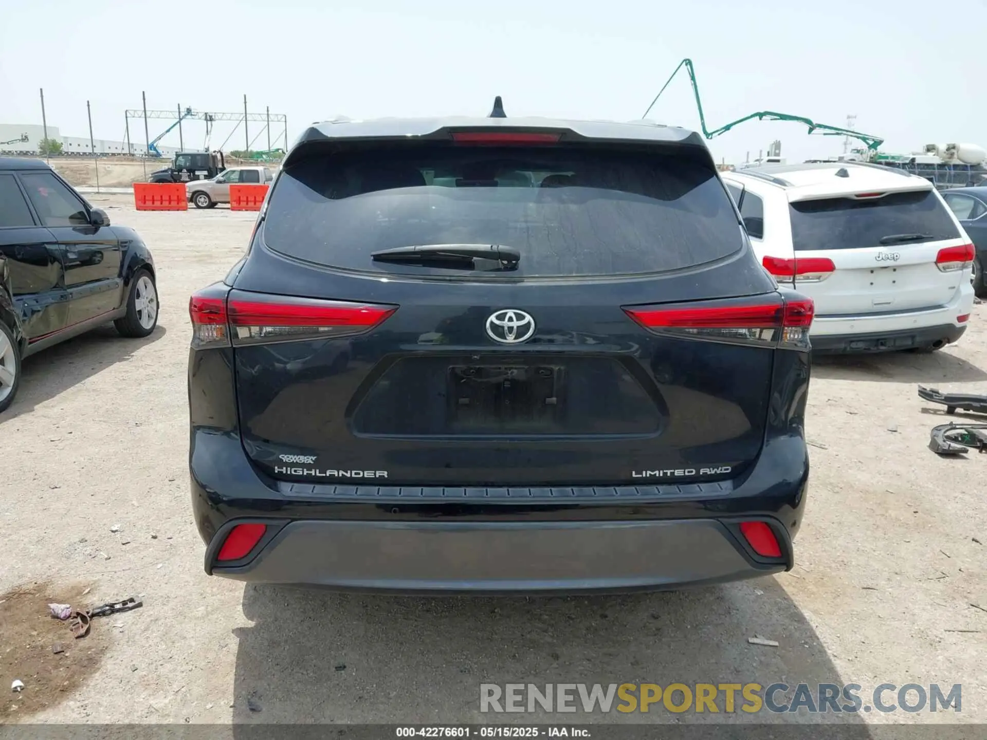 16 Photograph of a damaged car 5TDDZRBH7NS224241 TOYOTA HIGHLANDER 2022