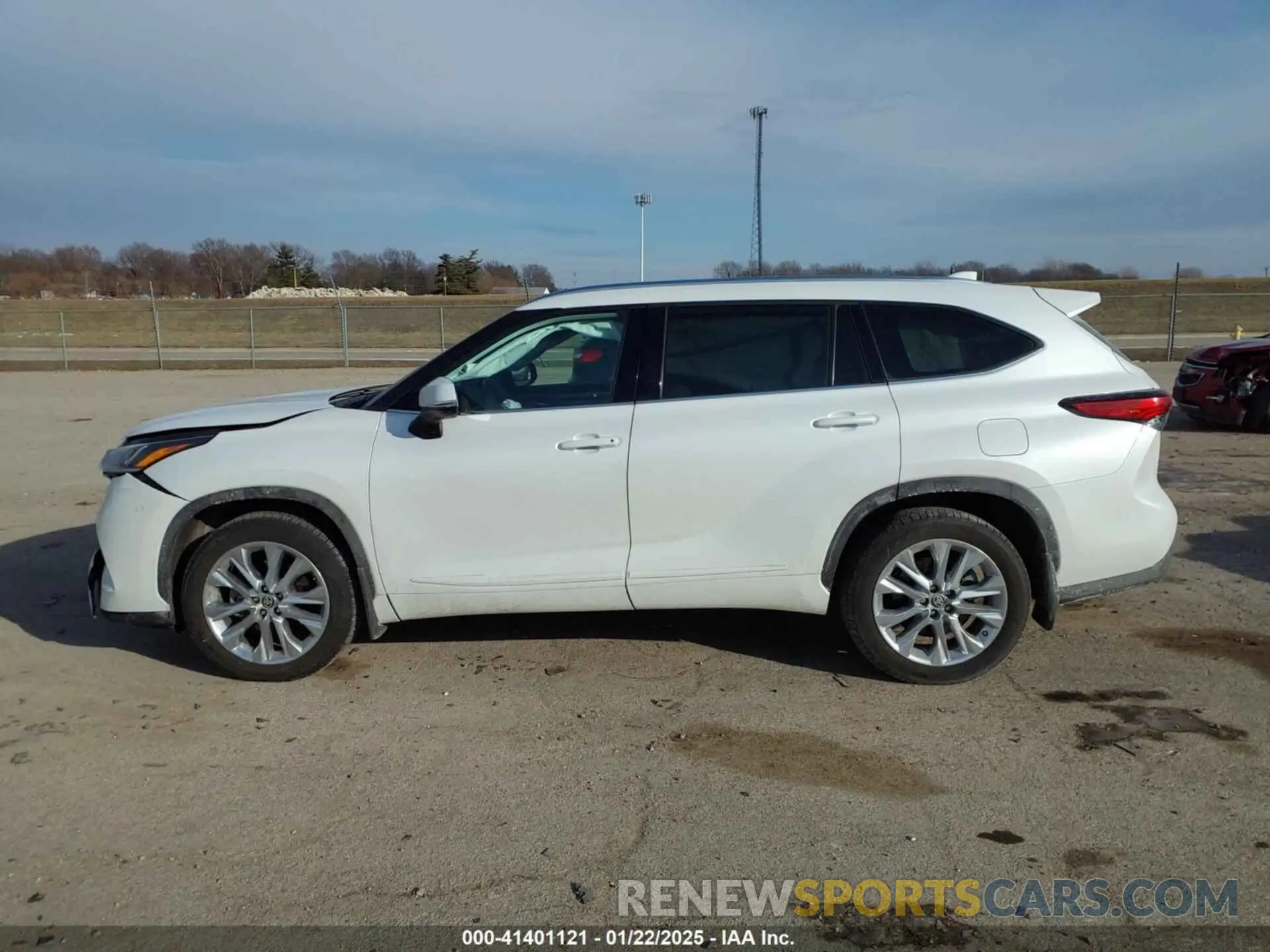 14 Photograph of a damaged car 5TDDZRBH8NS192285 TOYOTA HIGHLANDER 2022