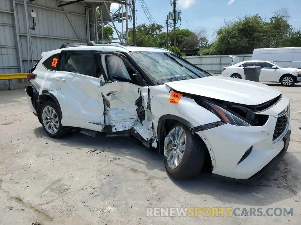 4 Photograph of a damaged car 5TDDZRBH8NS213040 TOYOTA HIGHLANDER 2022