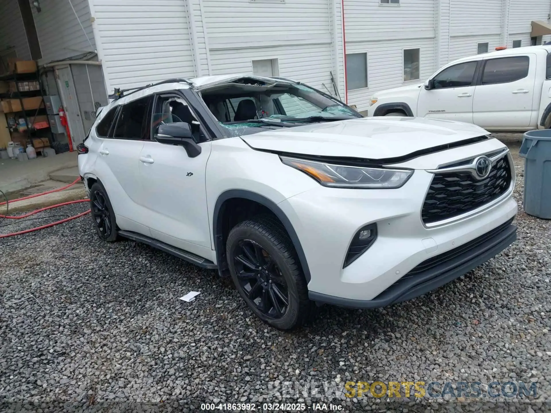 1 Photograph of a damaged car 5TDDZRBH9NS570565 TOYOTA HIGHLANDER 2022