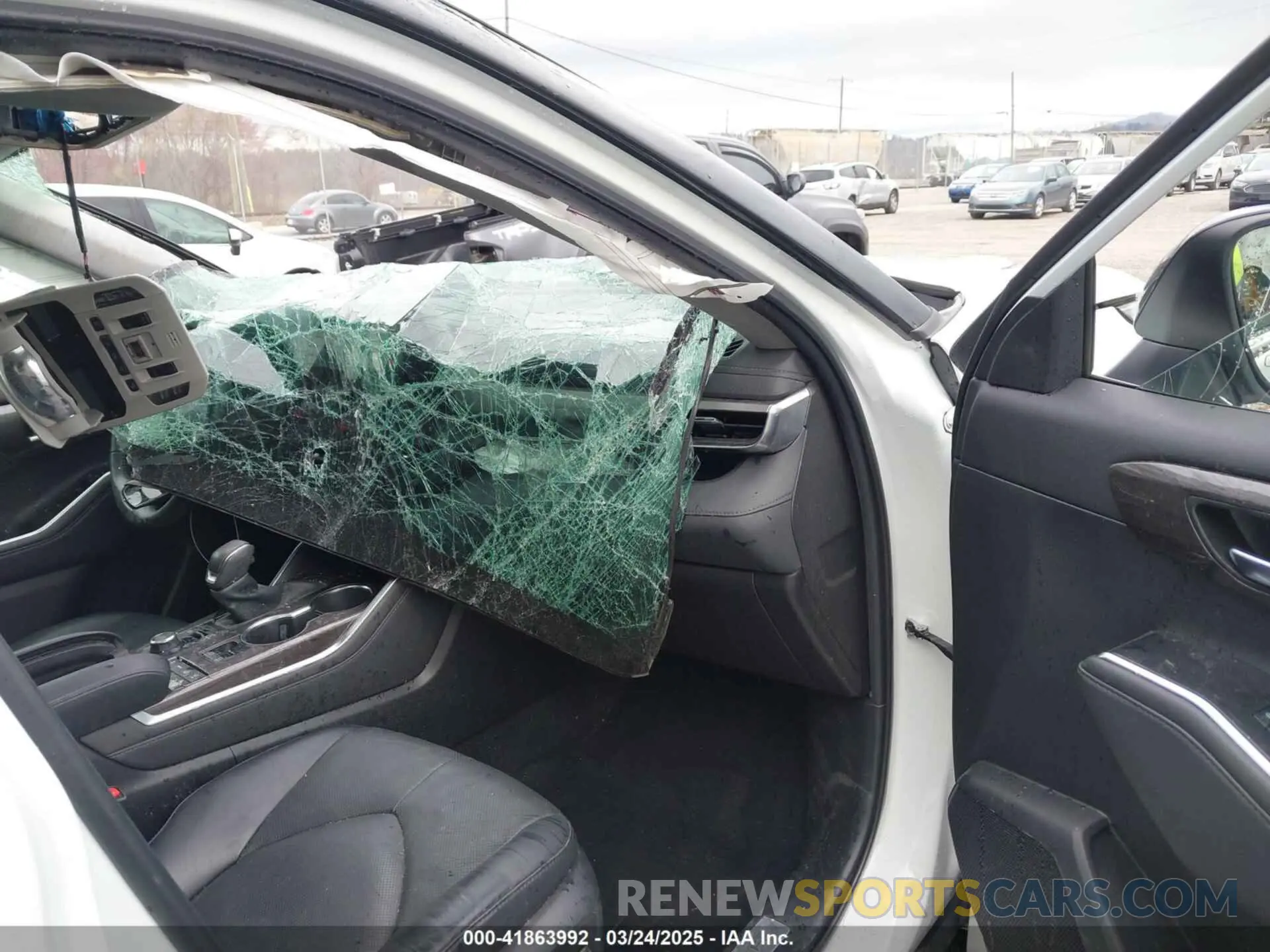 5 Photograph of a damaged car 5TDDZRBH9NS570565 TOYOTA HIGHLANDER 2022
