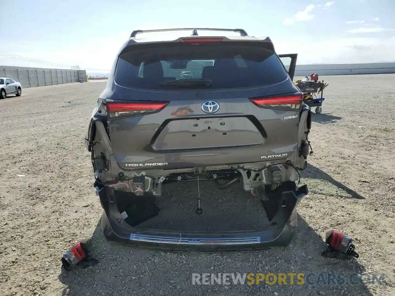 9 Photograph of a damaged car 5TDEBRCH1NS096456 TOYOTA HIGHLANDER 2022