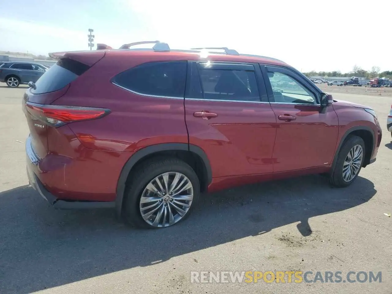 3 Photograph of a damaged car 5TDEBRCH3NS075589 TOYOTA HIGHLANDER 2022