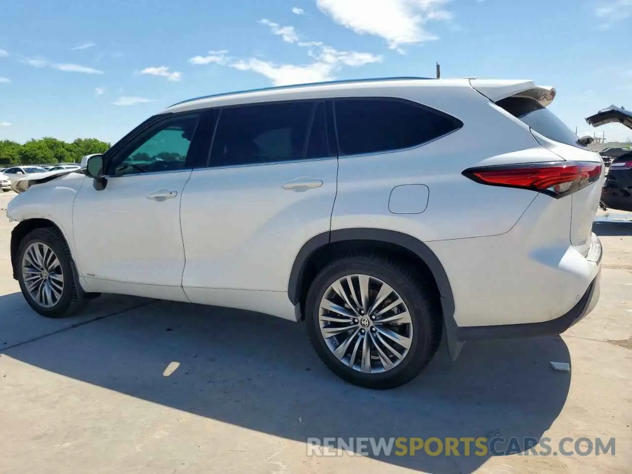 2 Photograph of a damaged car 5TDEBRCH3NS078329 TOYOTA HIGHLANDER 2022