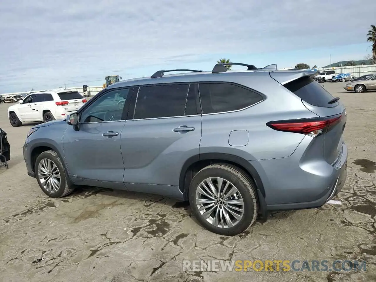2 Photograph of a damaged car 5TDEBRCH4NS092367 TOYOTA HIGHLANDER 2022