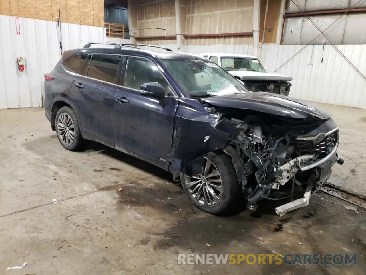 4 Photograph of a damaged car 5TDEBRCH6NS076672 TOYOTA HIGHLANDER 2022