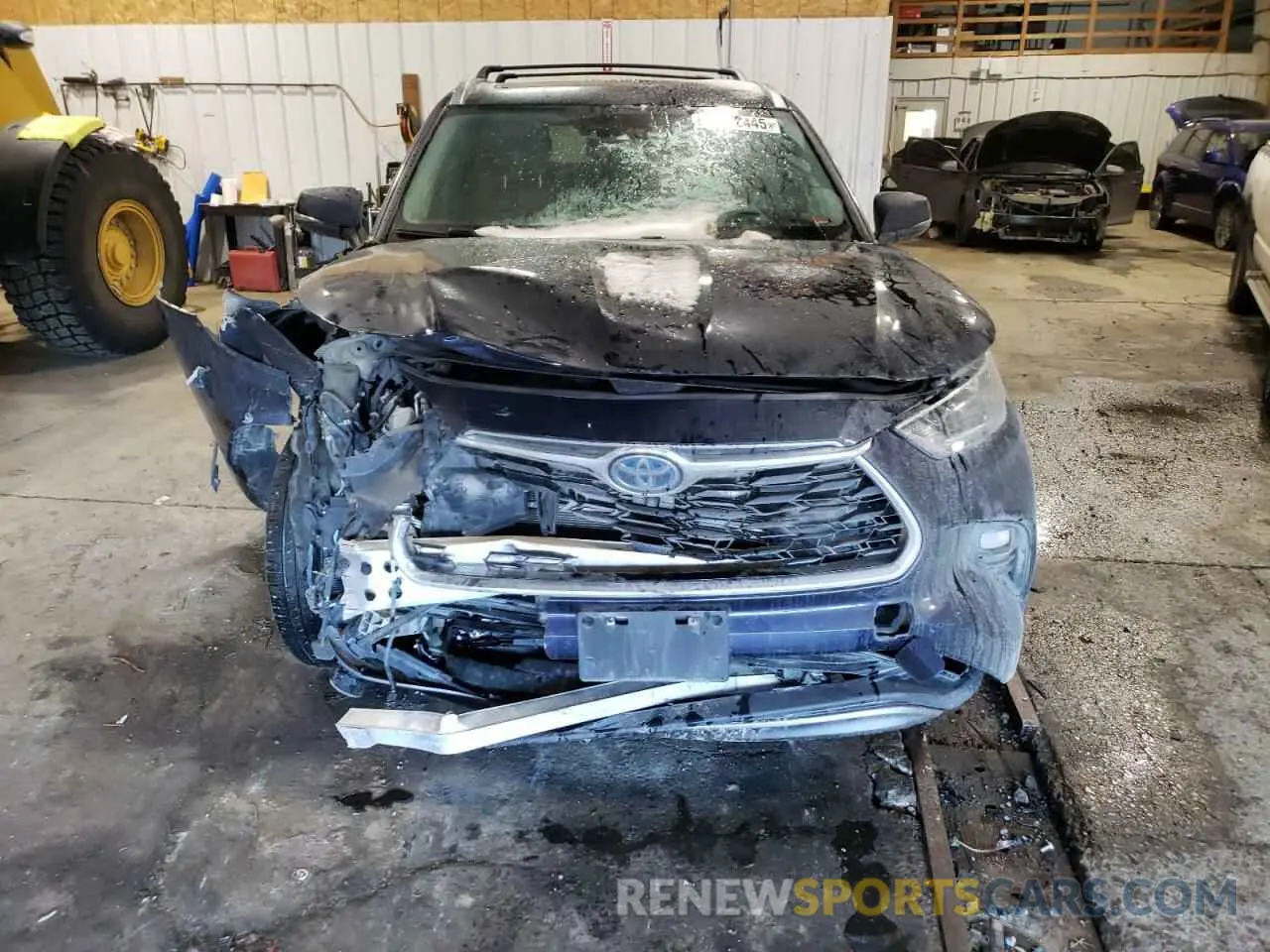 5 Photograph of a damaged car 5TDEBRCH6NS076672 TOYOTA HIGHLANDER 2022