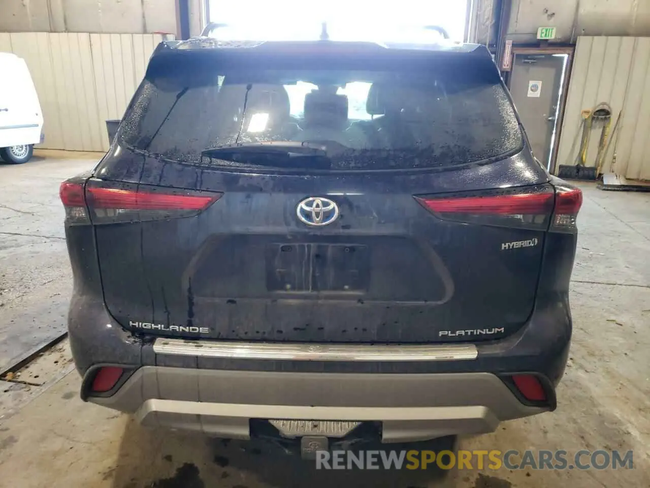 6 Photograph of a damaged car 5TDEBRCH6NS076672 TOYOTA HIGHLANDER 2022