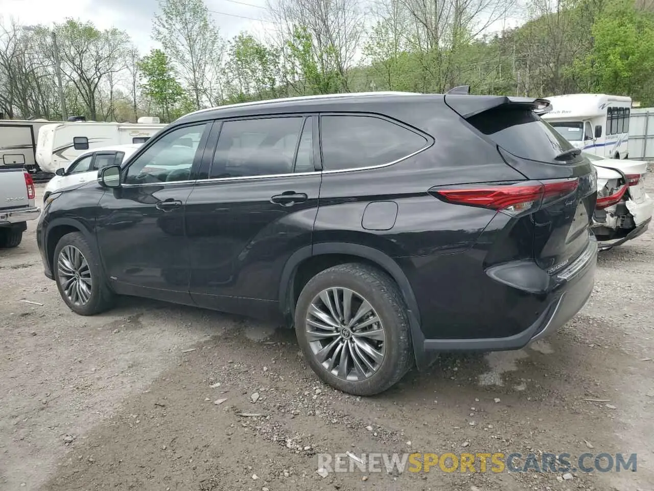 2 Photograph of a damaged car 5TDEBRCH6NS079586 TOYOTA HIGHLANDER 2022