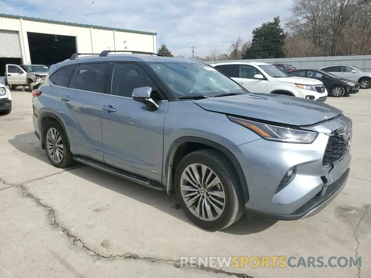 4 Photograph of a damaged car 5TDEBRCH7NS082027 TOYOTA HIGHLANDER 2022