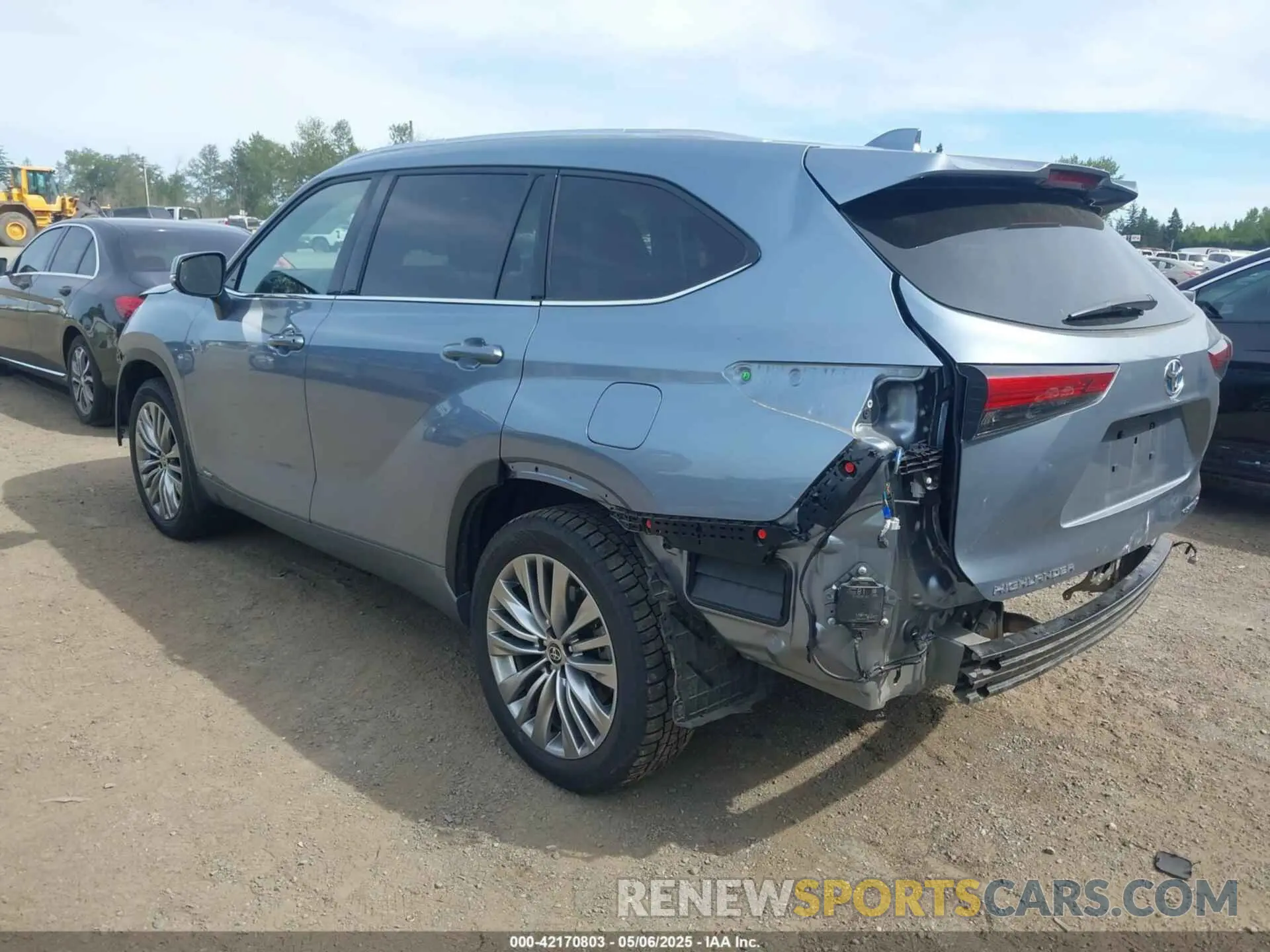 3 Photograph of a damaged car 5TDEBRCH7NS098017 TOYOTA HIGHLANDER 2022