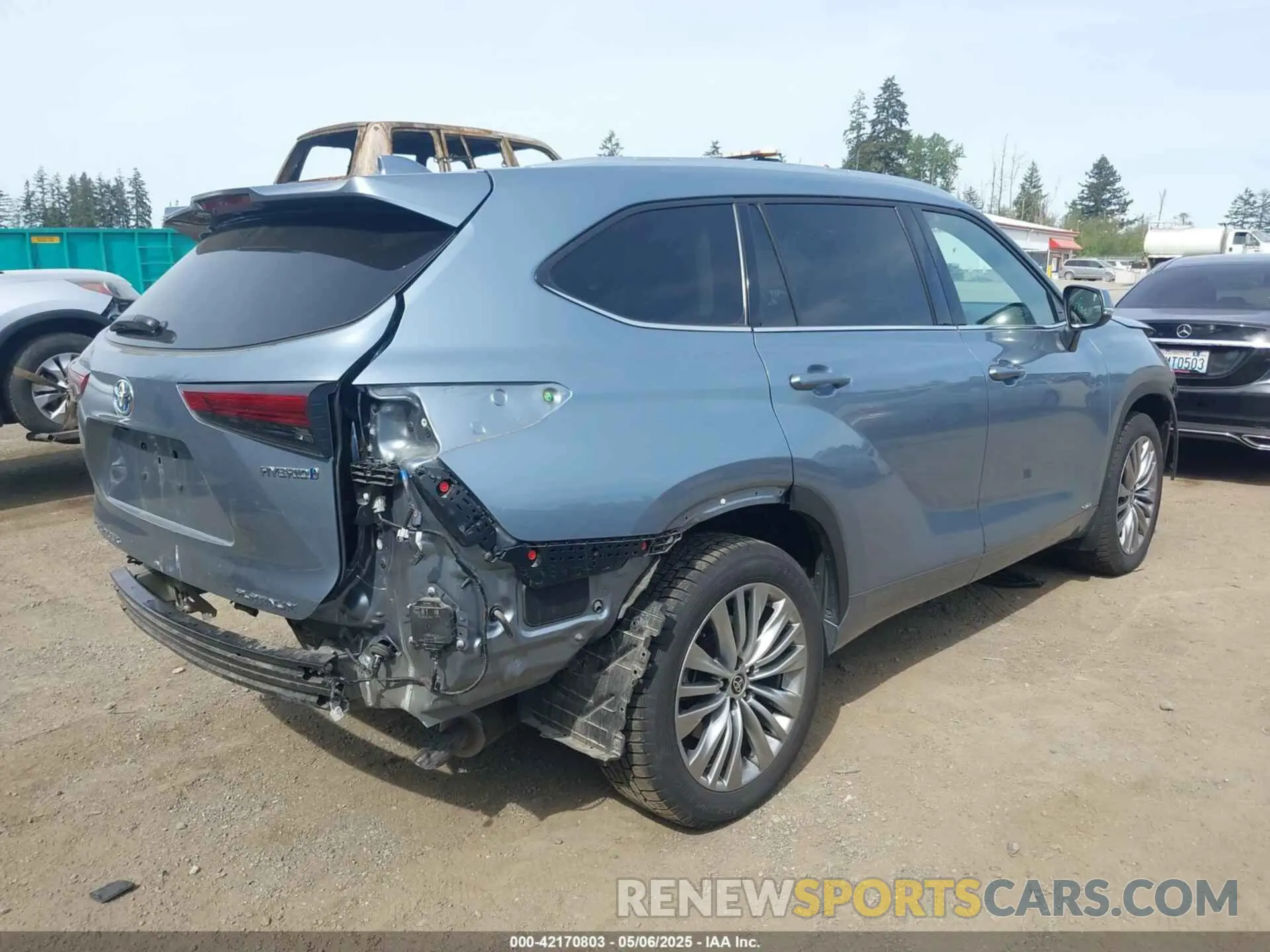 4 Photograph of a damaged car 5TDEBRCH7NS098017 TOYOTA HIGHLANDER 2022