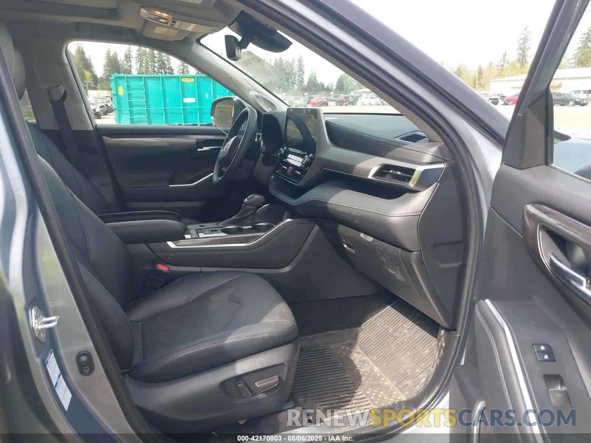 5 Photograph of a damaged car 5TDEBRCH7NS098017 TOYOTA HIGHLANDER 2022