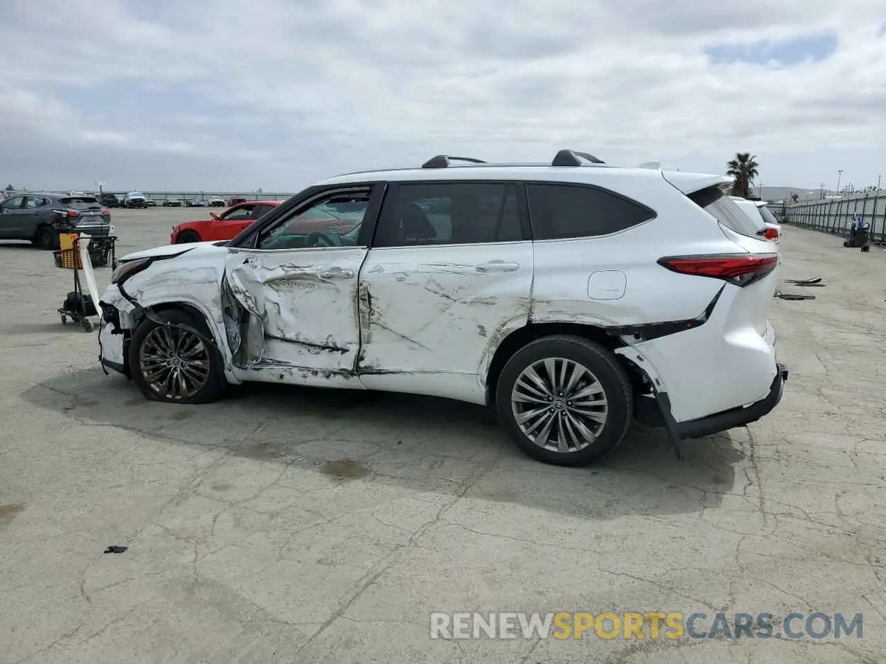 2 Photograph of a damaged car 5TDEBRCH8NS090895 TOYOTA HIGHLANDER 2022