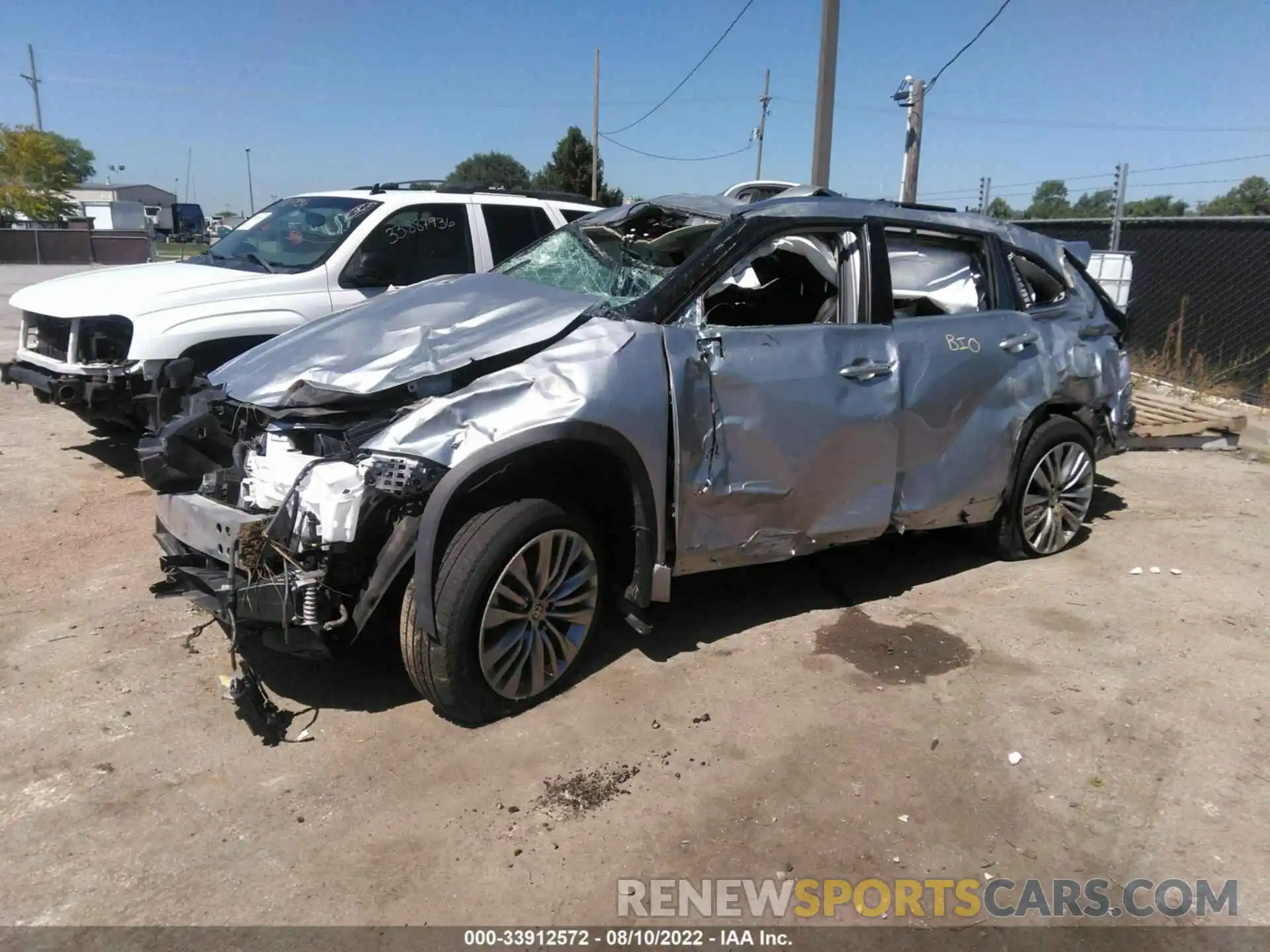 2 Photograph of a damaged car 5TDEBRCH9NS080991 TOYOTA HIGHLANDER 2022