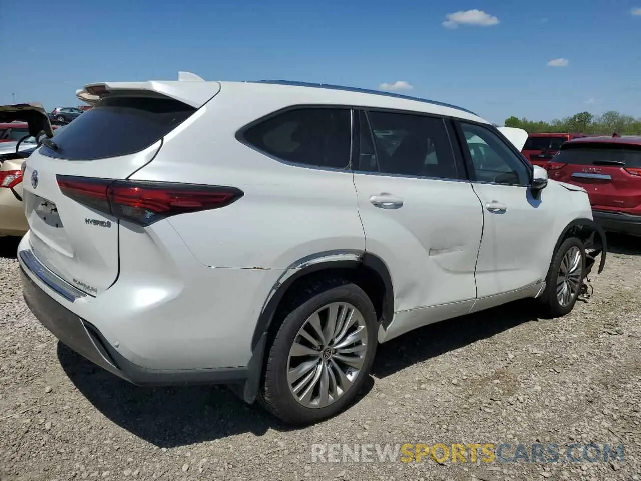 3 Photograph of a damaged car 5TDEBRCH9NS083499 TOYOTA HIGHLANDER 2022